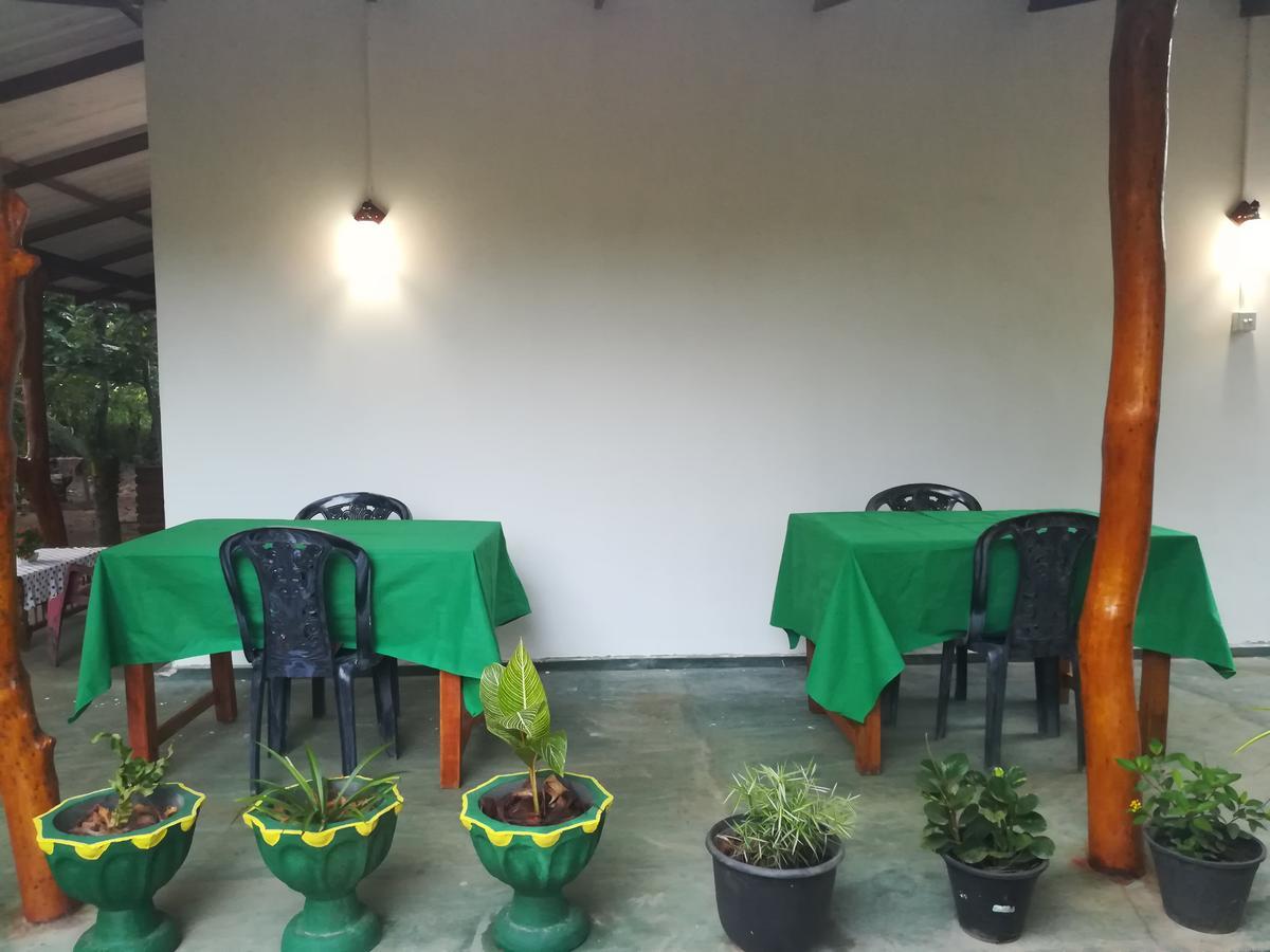 Amaya River Side Homestay Сигирия Екстериор снимка