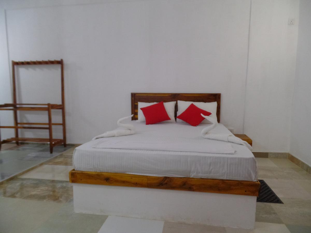 Amaya River Side Homestay Сигирия Екстериор снимка