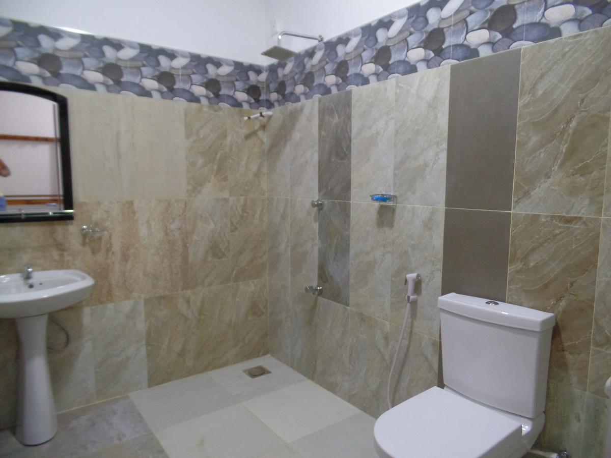 Amaya River Side Homestay Сигирия Екстериор снимка