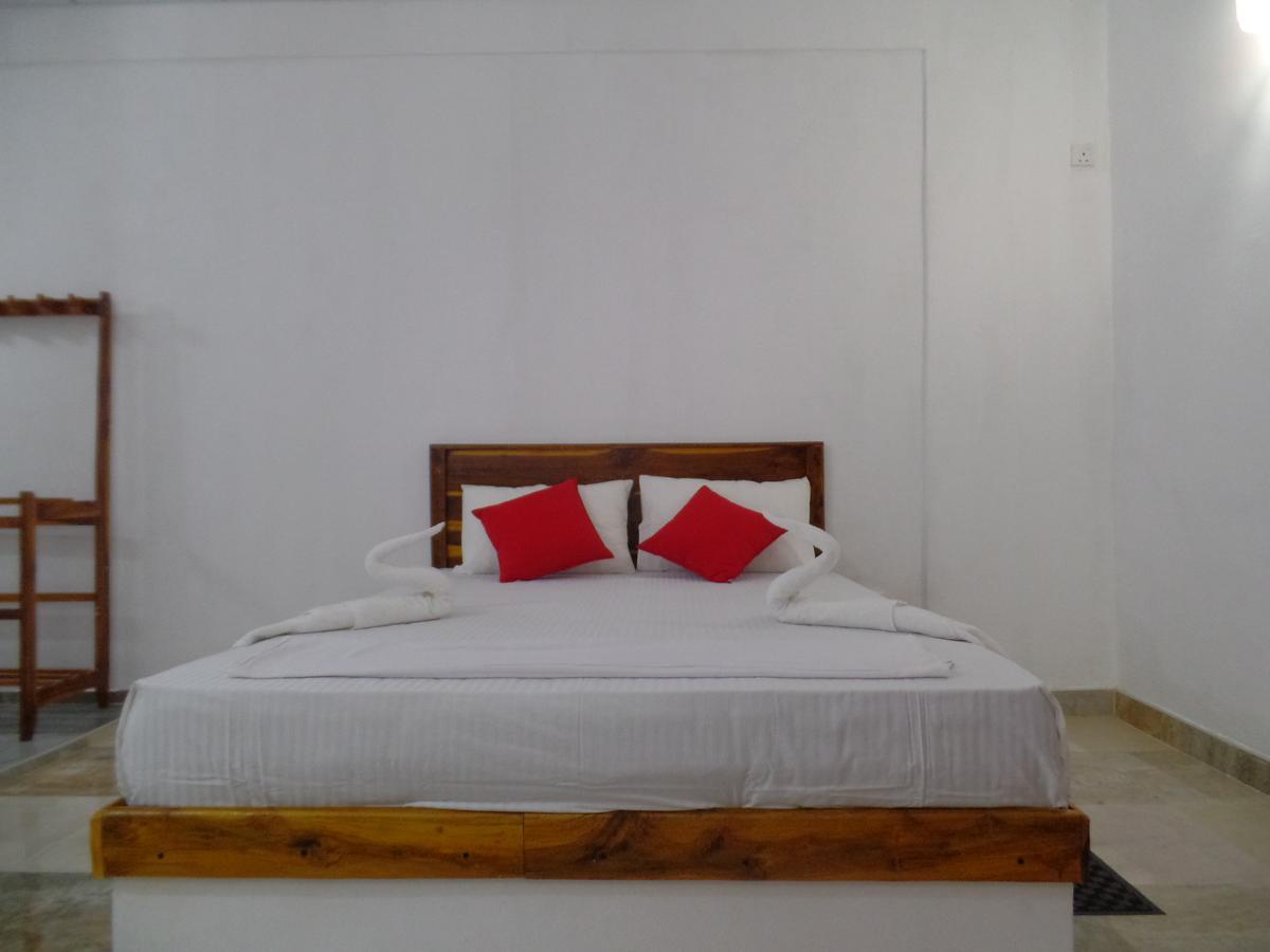 Amaya River Side Homestay Сигирия Екстериор снимка