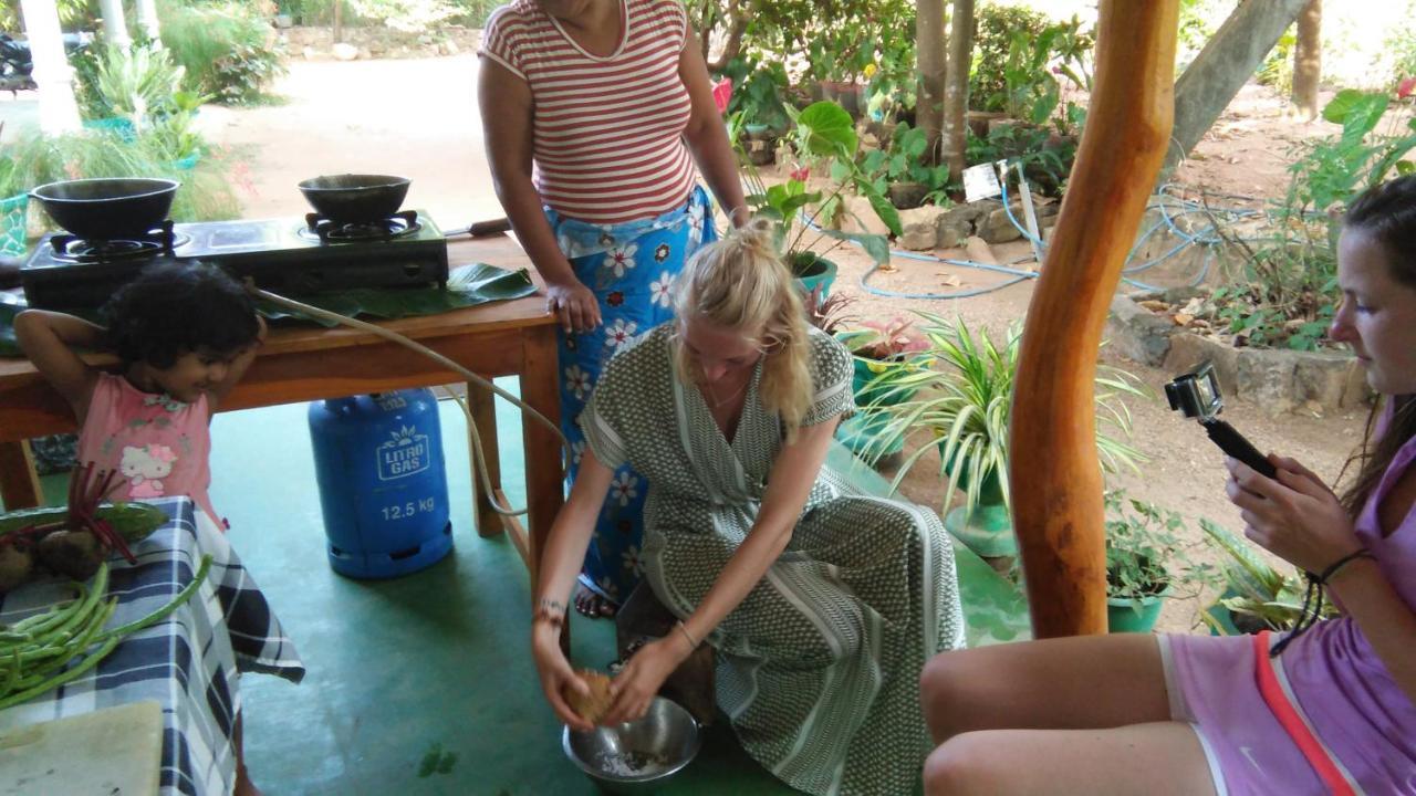 Amaya River Side Homestay Сигирия Екстериор снимка